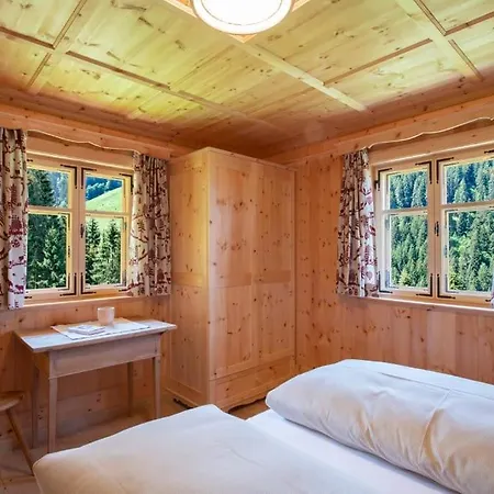 Berghaus Manuaf Chalet